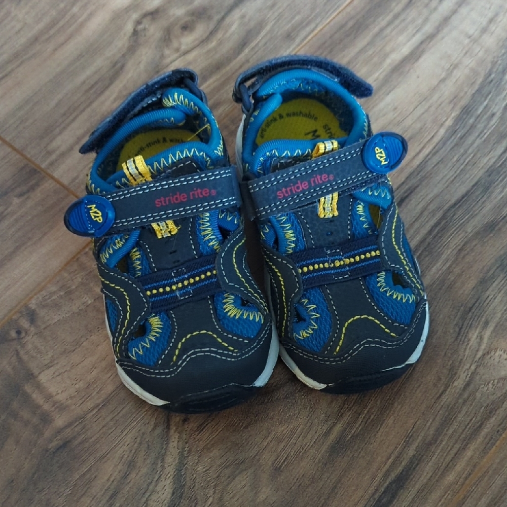 Stride Rite Flex around Blue And Yellow Baby Sneakers Size 5.5.